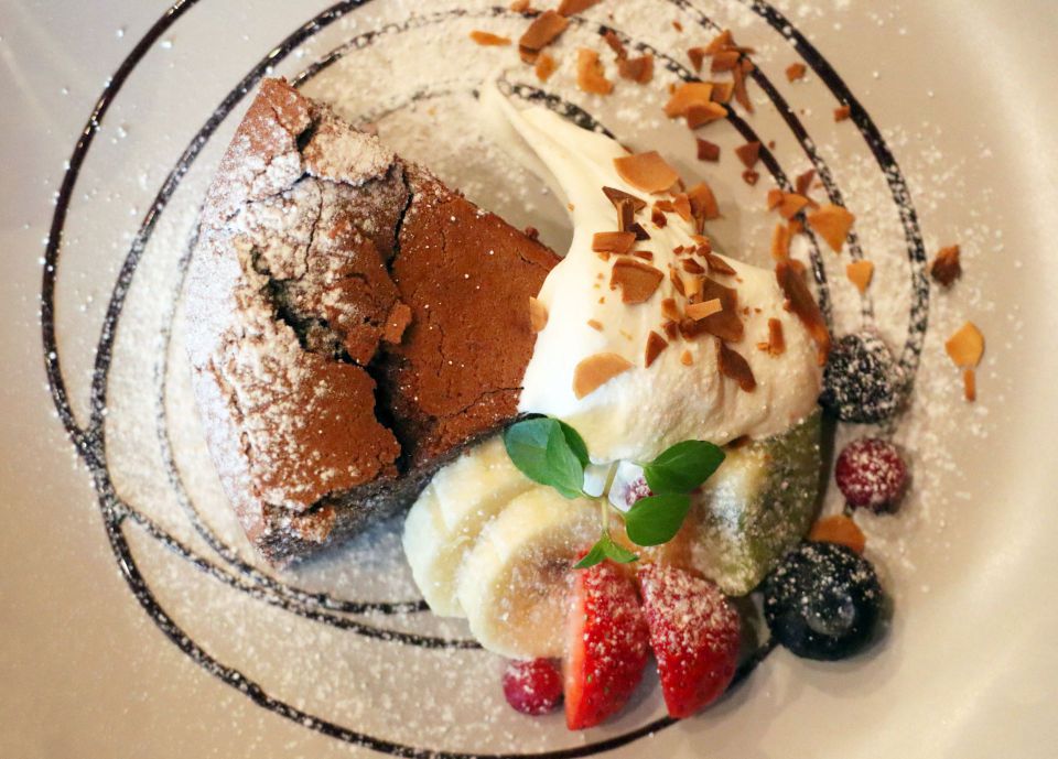 梅田のカフェで味わう秘密の非日常体験とは？